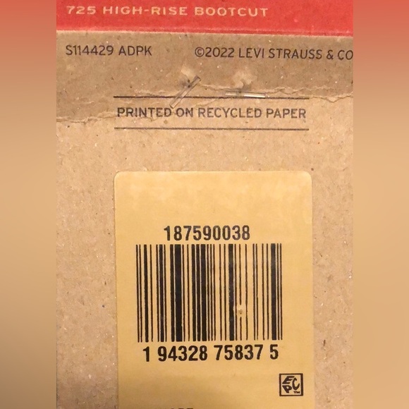 Levi 725 high rise boot cut w26 L30 BNWT - Picture 5 of 5